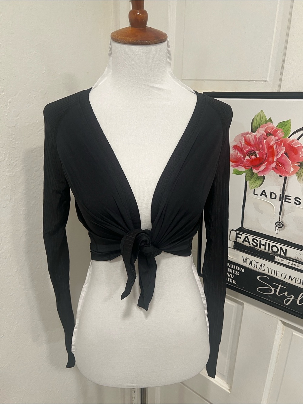 NWT Alala Black Tie Front Long Sleeve Crop Top Size XS